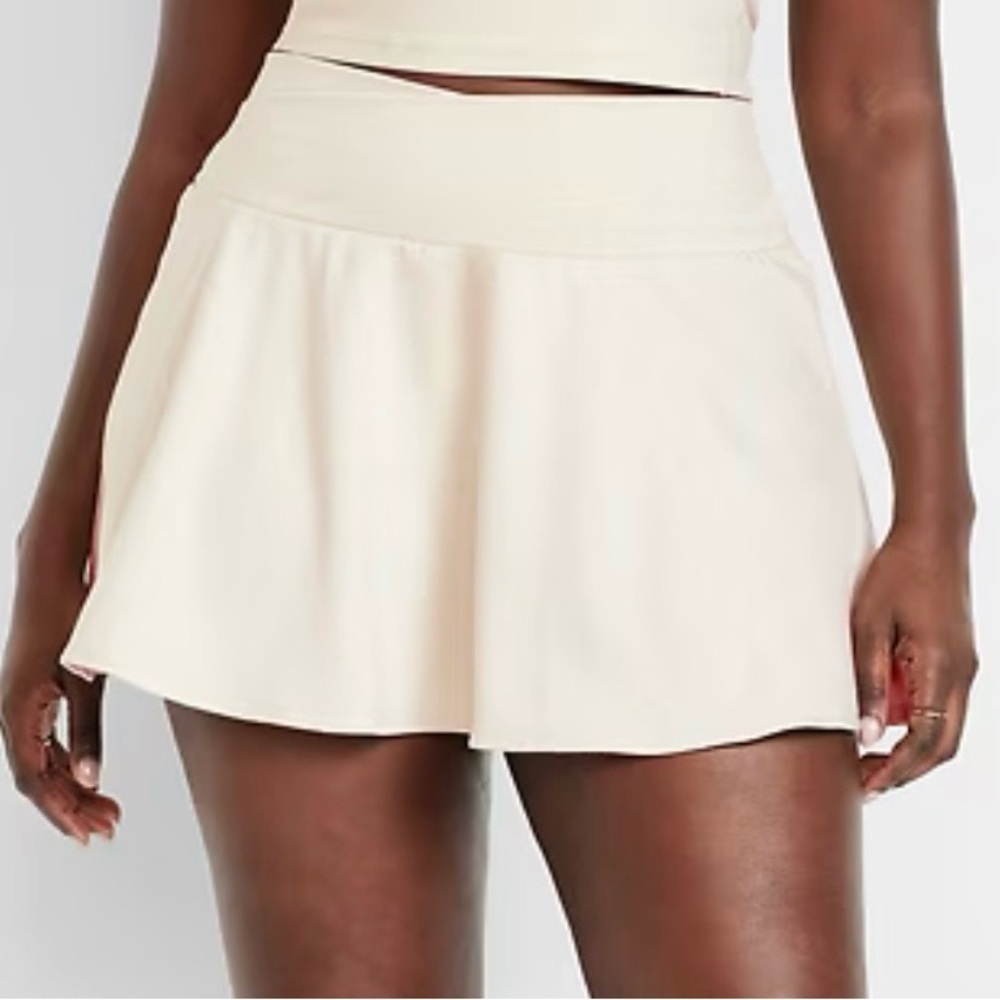 Old Navy Extra High Waist Cream Athletic Skirt
